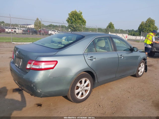 45647914 :رقم المزاد ، 4T1BF3EK4BU593257 vin ، 2011 Toyota Camry Le مزاد بيع