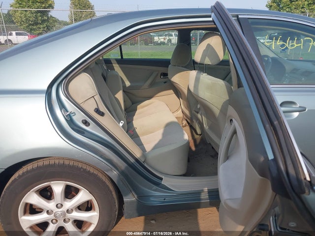 45647914 :رقم المزاد ، 4T1BF3EK4BU593257 vin ، 2011 Toyota Camry Le مزاد بيع