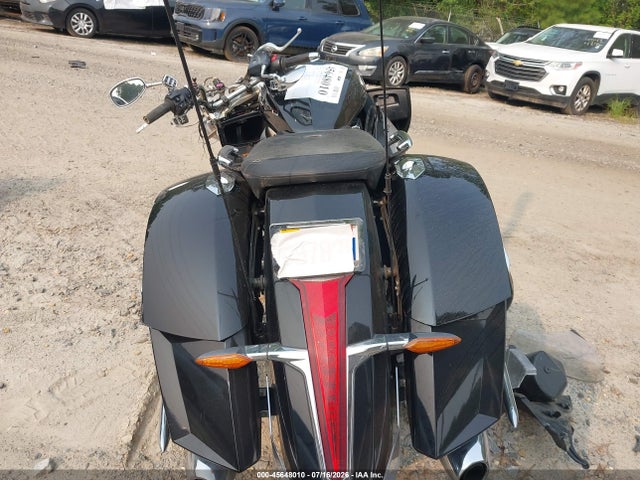 2010 Victory Motorcycles Cross Country მანქანა იყიდება აუქციონზე, vin: 5VPDB36D7A3002739, აუქციონის ნომერი: 45648010