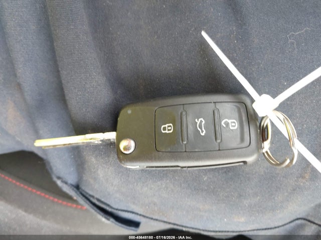 2013 Volkswagen Gti 2-door მანქანა იყიდება აუქციონზე, vin: WVWED7AJ4DW116394, აუქციონის ნომერი: 45648180