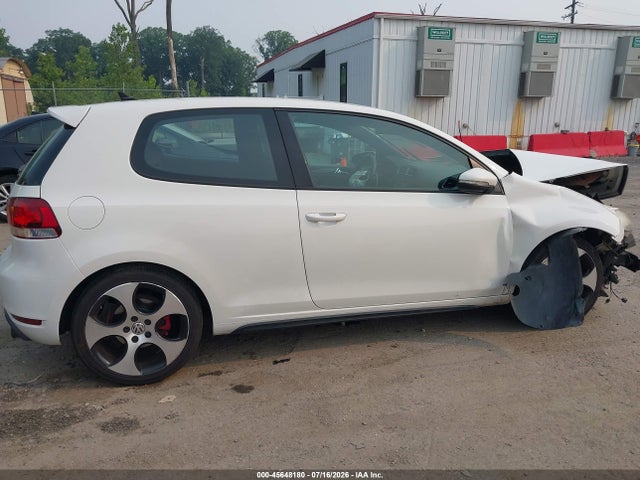 2013 Volkswagen Gti 2-door მანქანა იყიდება აუქციონზე, vin: WVWED7AJ4DW116394, აუქციონის ნომერი: 45648180