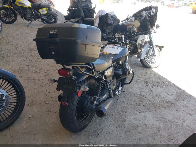 Moto Guzzi V9 Roamer 2017 ZGULHU018HM000352 Image 4