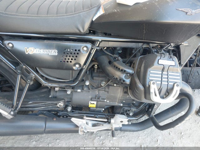 Moto Guzzi V9 Roamer 2017 ZGULHU018HM000352 Image 8