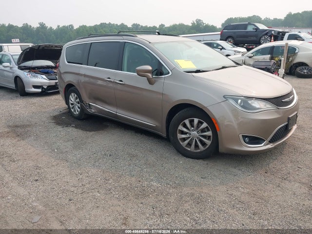 Auction sale of the 2017 Chrysler Pacifica Touring-l, vin: 2C4RC1BG7HR705331, lot number: 45648286