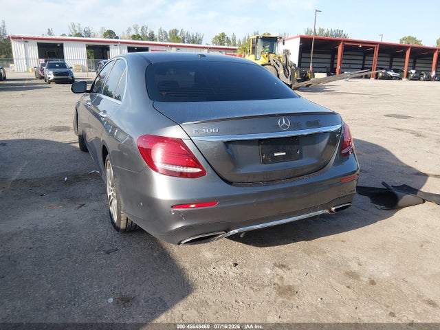 45648460 :رقم المزاد ، WDDZF4JB0HA117733 vin ، 2017 Mercedes-benz E 300 مزاد بيع