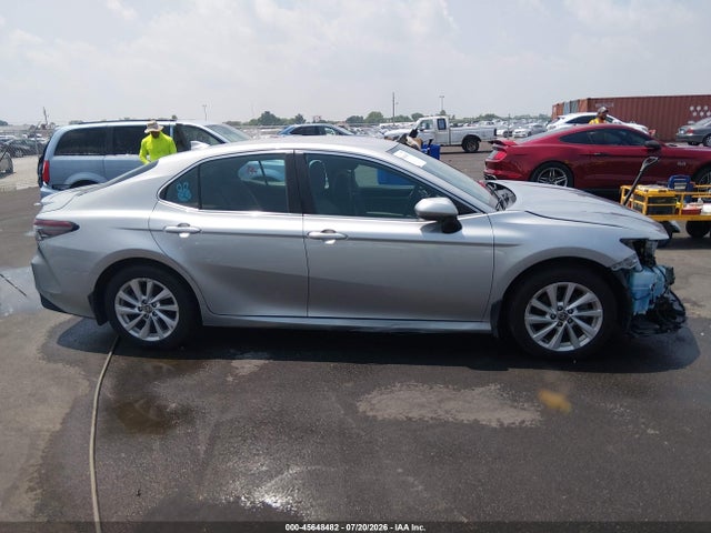 45648482 :رقم المزاد ، 4T1C11AK3PU145922 vin ، 2023 Toyota Camry Le مزاد بيع