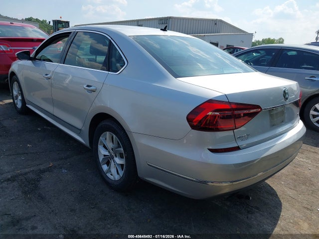 Продаж на аукціоні авто 2017 Volkswagen Passat 1.8t S, vin: 1VWAT7A38HC069409, номер лоту: 45648492