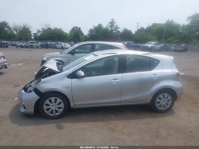 2013 Toyota Prius C Two მანქანა იყიდება აუქციონზე, vin: JTDKDTB3XD1046831, აუქციონის ნომერი: 45648570