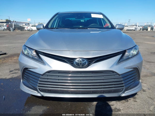 2023 Toyota Camry Le მანქანა იყიდება აუქციონზე, vin: 4T1C11AK6PU136180, აუქციონის ნომერი: 45648619