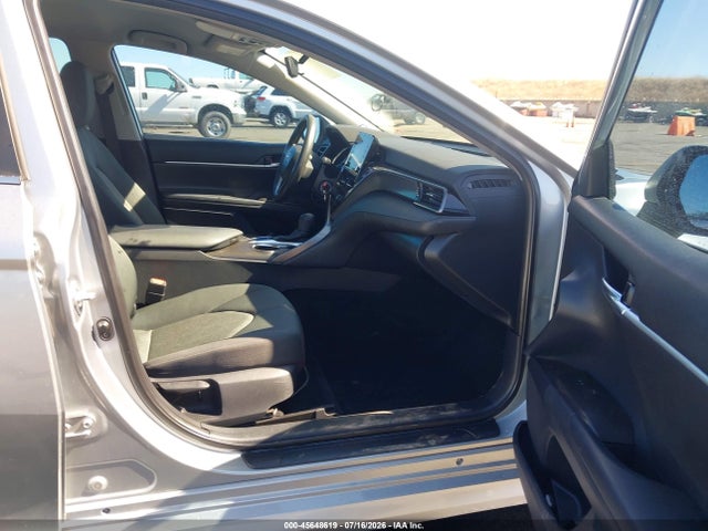 2023 Toyota Camry Le მანქანა იყიდება აუქციონზე, vin: 4T1C11AK6PU136180, აუქციონის ნომერი: 45648619