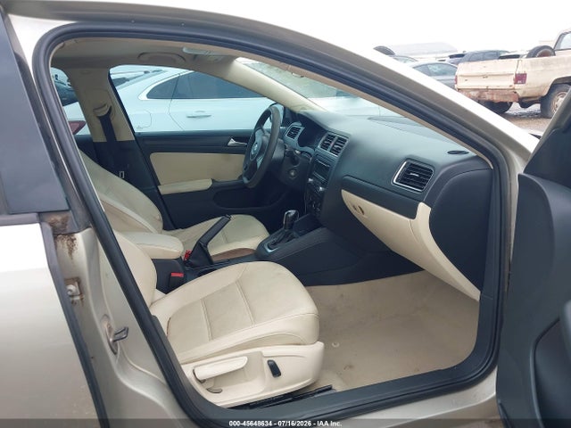 45648634 :رقم المزاد ، 3VWD07AJ4EM225718 vin ، 2014 Volkswagen Jetta 1.8t Se مزاد بيع