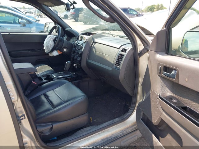 2011 Ford Escape Limited მანქანა იყიდება აუქციონზე, vin: 1FMCU9EGXBKA98209, აუქციონის ნომერი: 45648672