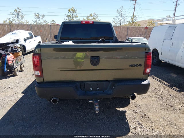 1C6RR7GT3MS538098 RAM 1500 Classic Warlock 4x4 6&#039;4 Box
