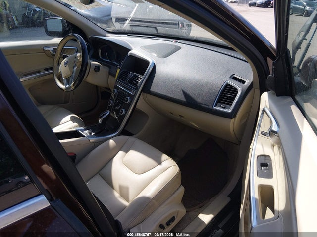 2016 Volvo Xc60 T5 Platinum მანქანა იყიდება აუქციონზე, vin: YV4612RM6G2865415, აუქციონის ნომერი: 45648767