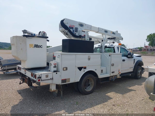 45648940 :رقم المزاد ، 1FDUF5HT5NDA00986 vin ، 2022 Ford F-550 Chassis Xl مزاد بيع