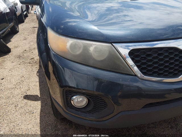 2011 Kia Sorento Lx მანქანა იყიდება აუქციონზე, vin: 5XYKT4A13BG104381, აუქციონის ნომერი: 45649024