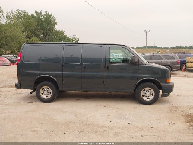 Chevrolet Express 2500 Work Van 2017 1GCWGAFG0H1247623 Image 14