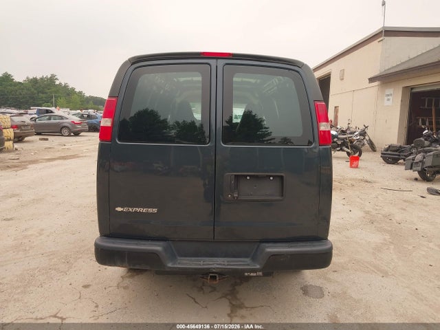 Chevrolet Express 2500 Work Van 2017 1GCWGAFG0H1247623 Image 17