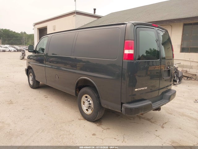 Chevrolet Express 2500 Work Van 2017 1GCWGAFG0H1247623 Image 3