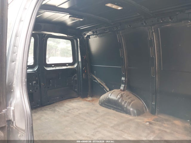 Chevrolet Express 2500 Work Van 2017 1GCWGAFG0H1247623 Image 8