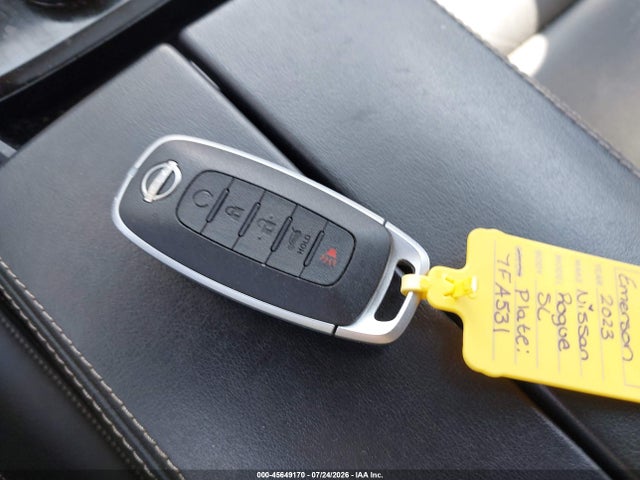 JN8BT3CB3PW186028 Nissan Rogue Sl Intelligent Awd