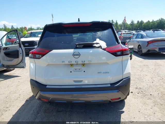 JN8BT3CB3PW186028 Nissan Rogue Sl Intelligent Awd
