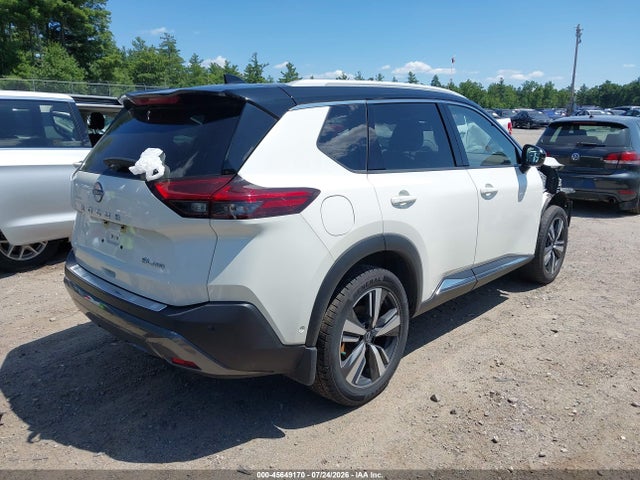 JN8BT3CB3PW186028 Nissan Rogue Sl Intelligent Awd