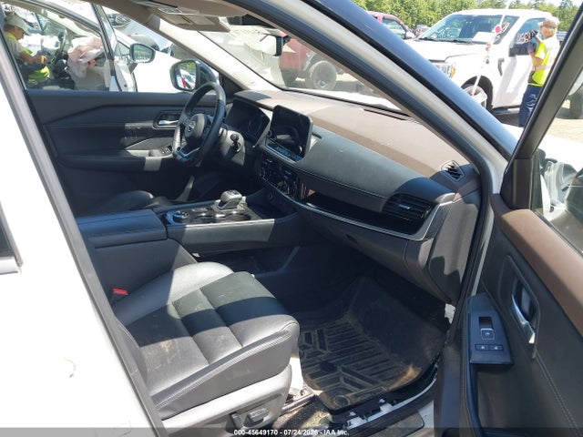 JN8BT3CB3PW186028 Nissan Rogue Sl Intelligent Awd