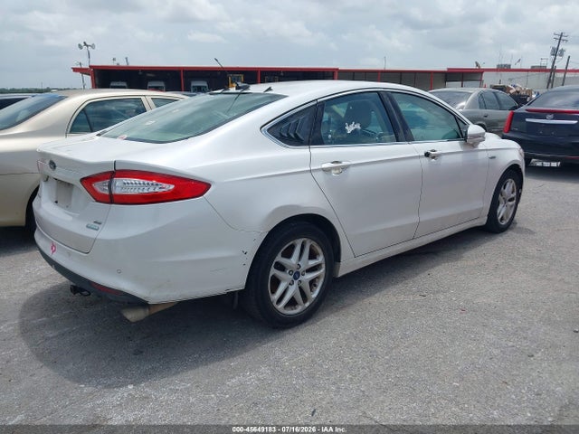 1FA6P0HD9G5132951 Ford FUSION SE