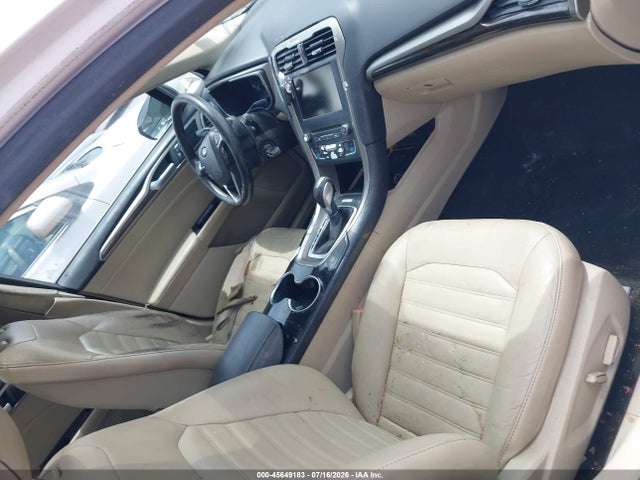 1FA6P0HD9G5132951 Ford FUSION SE