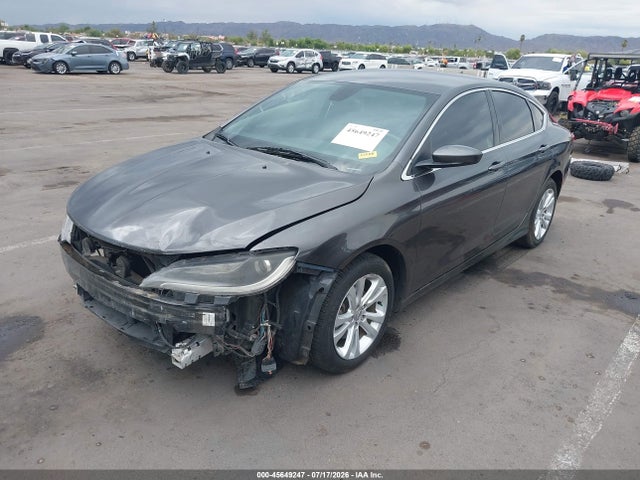 Chrysler 200 Limited 2015 1C3CCCABXFN748440 Image 2