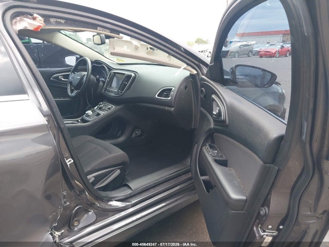 Chrysler 200 Limited 2015 1C3CCCABXFN748440 Image 5