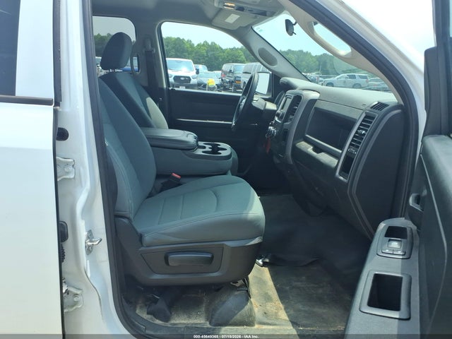 Продажа на аукционе авто 2017 Ram 1500 Tradesman  4x2 6'4 Box, vin: 1C6RR6FG6HS835810, номер лота: 45649365