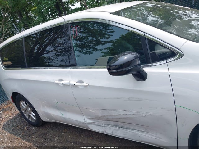 Продажа на аукционе авто 2025 Chrysler Pacifica Select, vin: 2C4RC1BG3SR556181, номер лота: 45649372