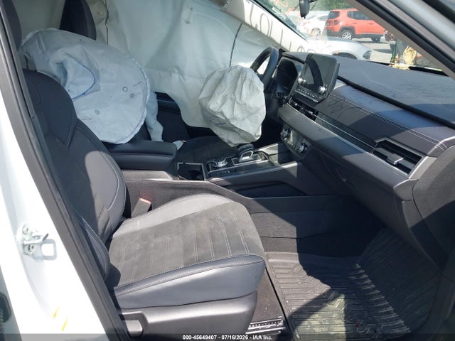 Продаж на аукціоні авто 2024 Mitsubishi Outlander Se 2.5 2wd/se Black Edition S-awc/se Black Edition W/pano Roof S-awc, vin: JA4J3VA85RZ047024, номер лоту: 45649407