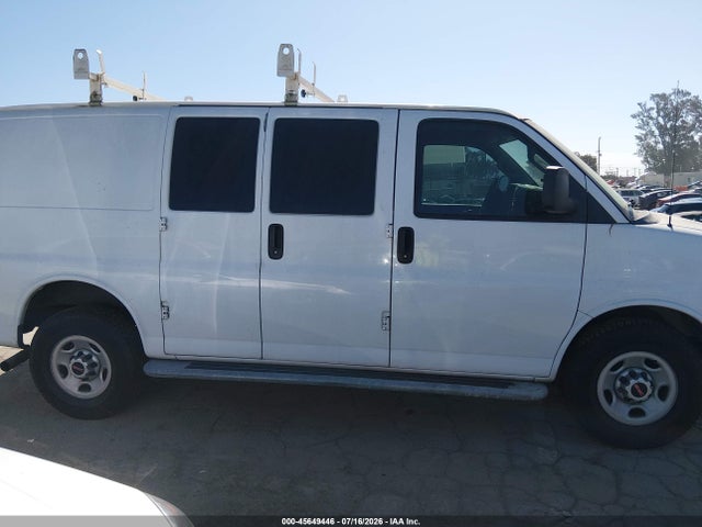 GMC Savana 2500 Work Van 2016 1GTW7AFF5G1903224 Image 14