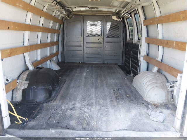 GMC Savana 2500 Work Van 2016 1GTW7AFF5G1903224 Image 8