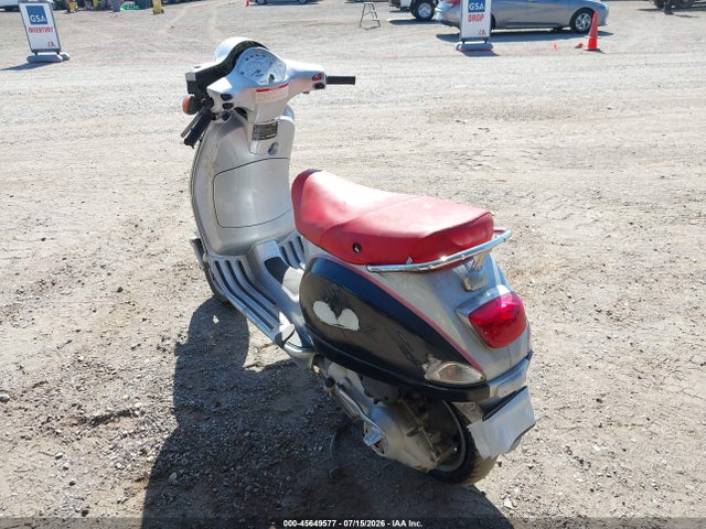 2006 Vespa Lx 150 მანქანა იყიდება აუქციონზე, vin: ZAPM448F465001295, აუქციონის ნომერი: 45649577
