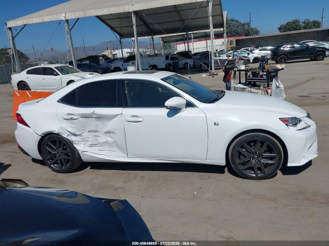 Lexus IS 200T 2016 JTHBA1D23G5021654 Image 13