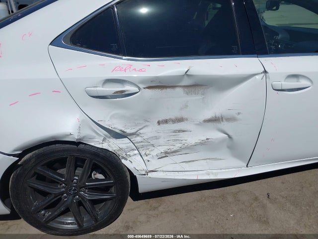 Lexus IS 200T 2016 JTHBA1D23G5021654 Image 6