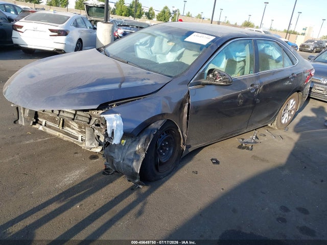 Toyota CAMRY LE 2016 4T4BF1FKXGR555970 Image 2