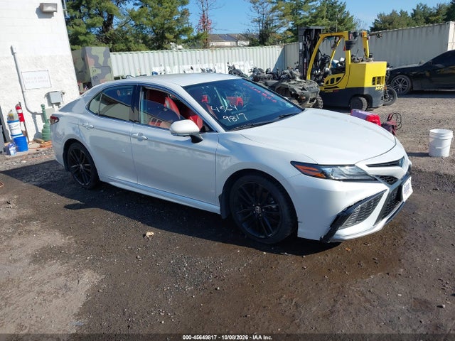 Продаж на аукціоні авто 2022 Toyota Camry Xse Hybrid, vin: 4T1K31AK9NU576820, номер лоту: 45649817