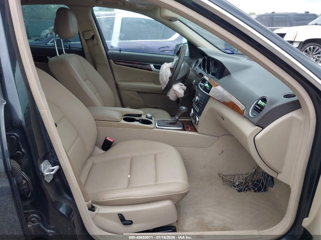 2012 Mercedes-benz C 250 Sport მანქანა იყიდება აუქციონზე, vin: WDDGF4HB9CR194740, აუქციონის ნომერი: 45650071