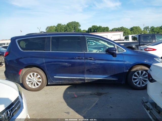 45650096 :رقم المزاد ، 2C4RC1BG4HR785445 vin ، 2017 Chrysler Pacifica Touring-l مزاد بيع