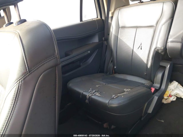 1FMJU1JT4NEA61087 Ford Expedition Xlt