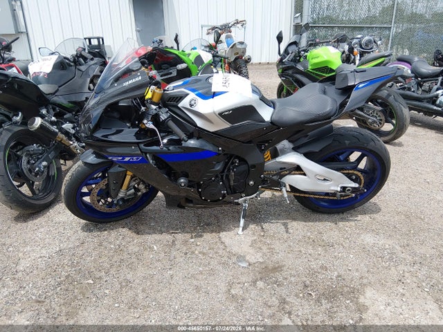 Yamaha Yzfr1m 2022 JYARN67E1NA000552 Image 13