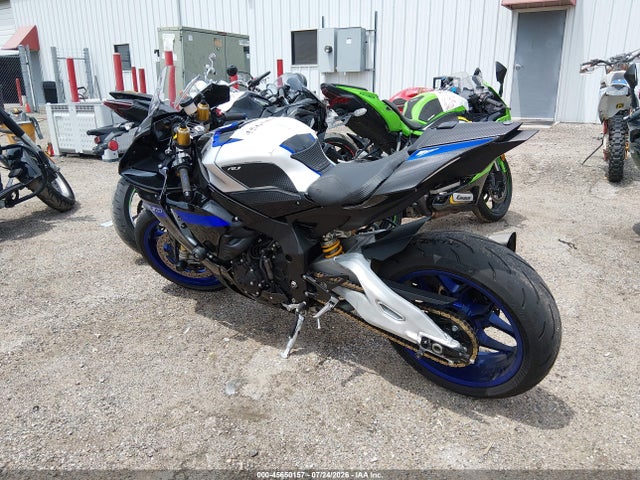 Yamaha Yzfr1m 2022 JYARN67E1NA000552 Image 3