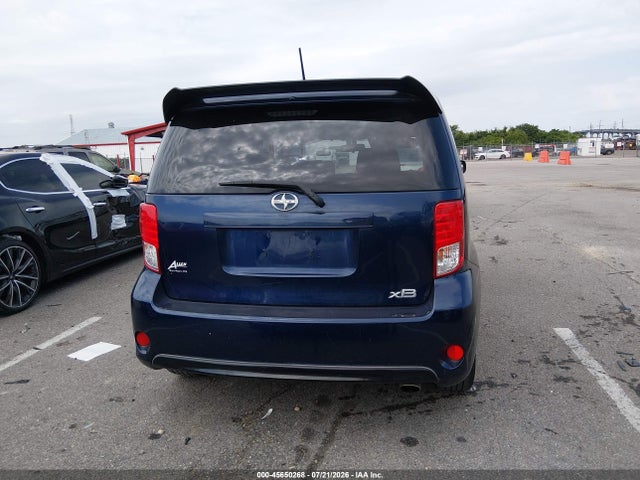 Scion XB 2014 JTLZE4FE1EJ065996 Image 16