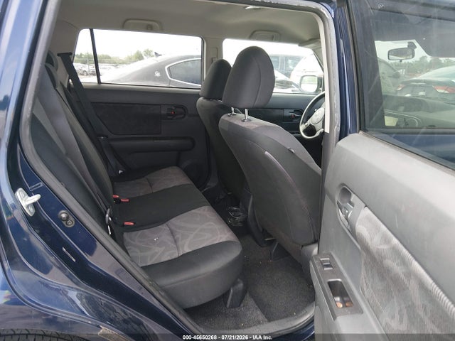 Scion XB 2014 JTLZE4FE1EJ065996 Image 8
