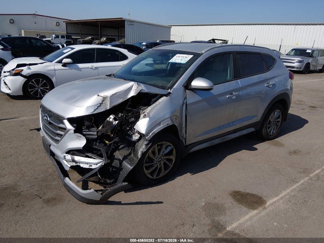 Hyundai TUCSON SE 2017 KM8J33A44HU378031 Image 2
